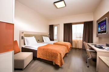 Фото номера Двухместный номер с 2 отдельными кроватями Отель Original Sokos Hotel Vaakuna Joensuu г. Йоэнсуу 12