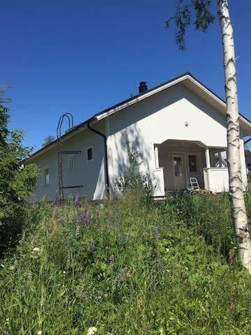 Фото номера Шале с 3 спальнями Шале Joensuu Ahokalliontie 2 г. Йоэнсуу 30